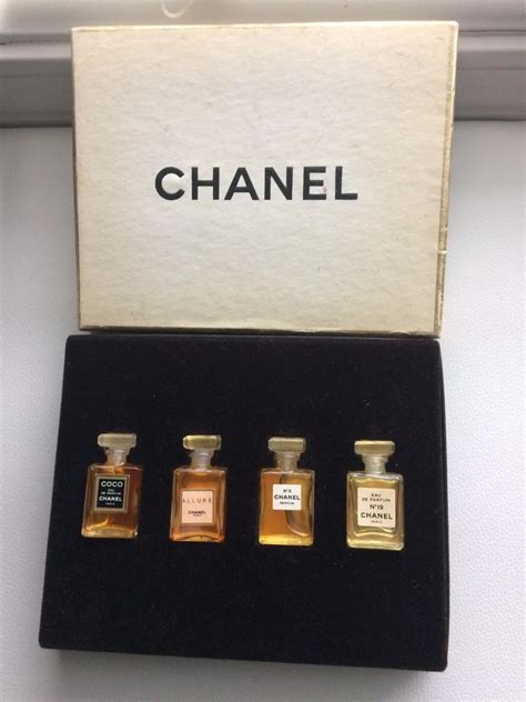 Chanel Miniature Perfume in Collectable Miniature Perfume 